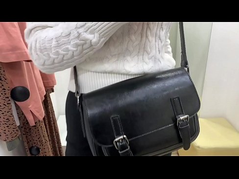 ❤️ Ommaviy onanizm yosh kaltak FeralBerry bir dildo bilan fitting xonasida ️ Slutsda pornoda uz.trysex.ru ️❤