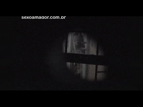 ❤️ Blondie ichi bo'sh g'ishtlar orqasida yashiringan qo'shni voyeur tomonidan yashirincha videoga tushadi ️ Slutsda pornoda uz.trysex.ru ️❤
