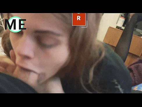 ❤️ Bo'g'iz bo'shlig'i, yirtilgan külotlu çoraplar va yirtilgan poshnalar bilan tanishish yoqimli ️ Slutsda pornoda uz.trysex.ru ️❤
